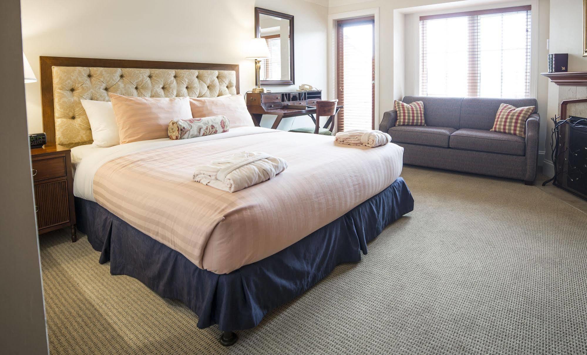 Poets Cove & 4* Bedwell Harbour